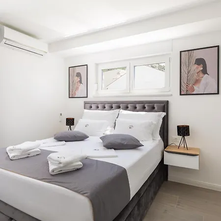 Apartment Ea Luxury With Sea View