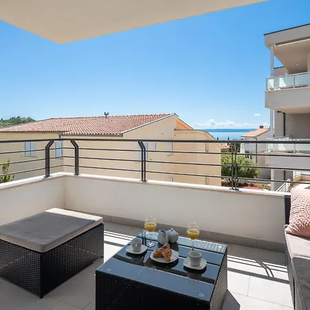 Apartment Ea Luxury With Sea View Promajna